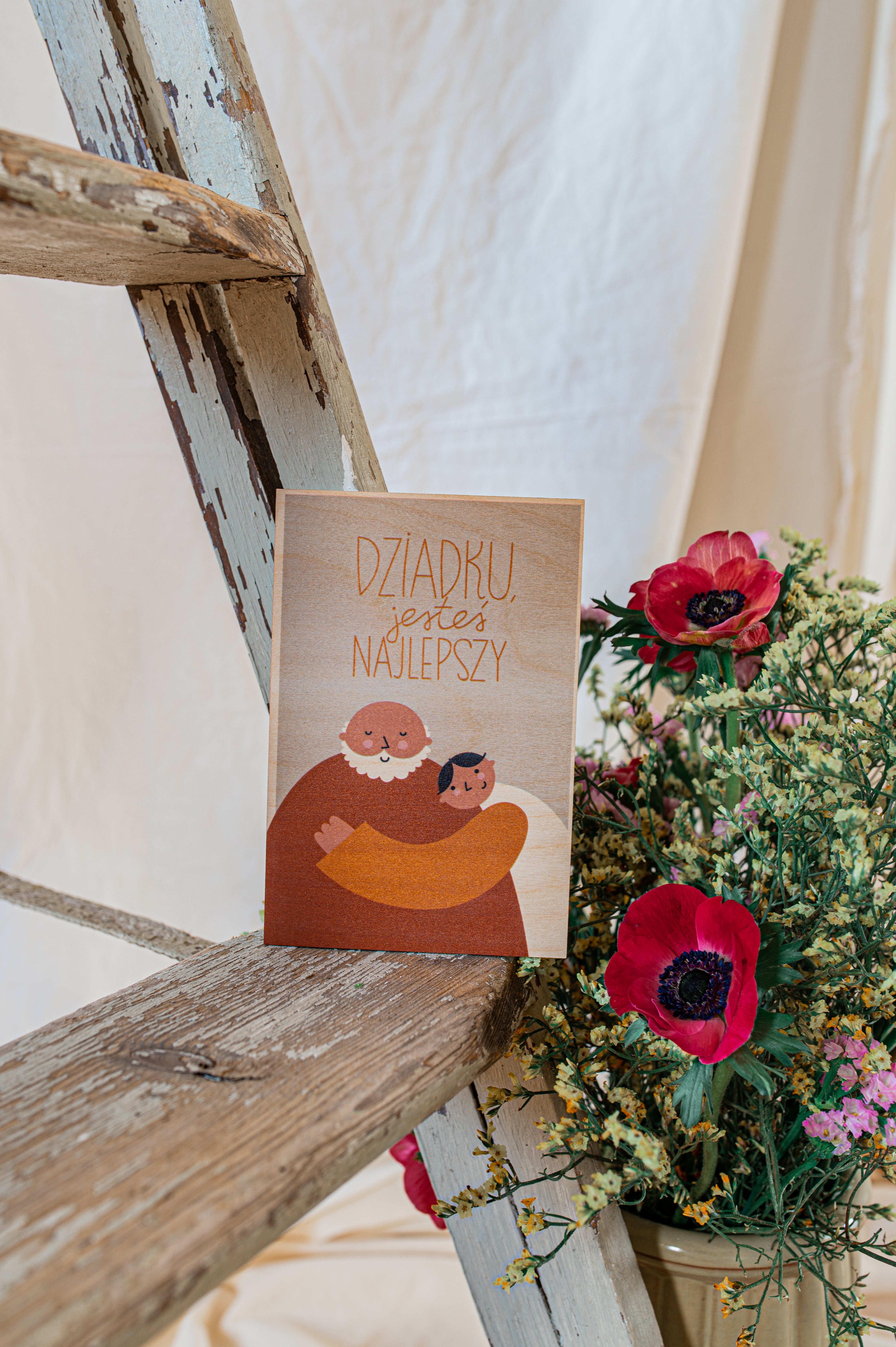 Pocztówki drewniane z ilustracjami