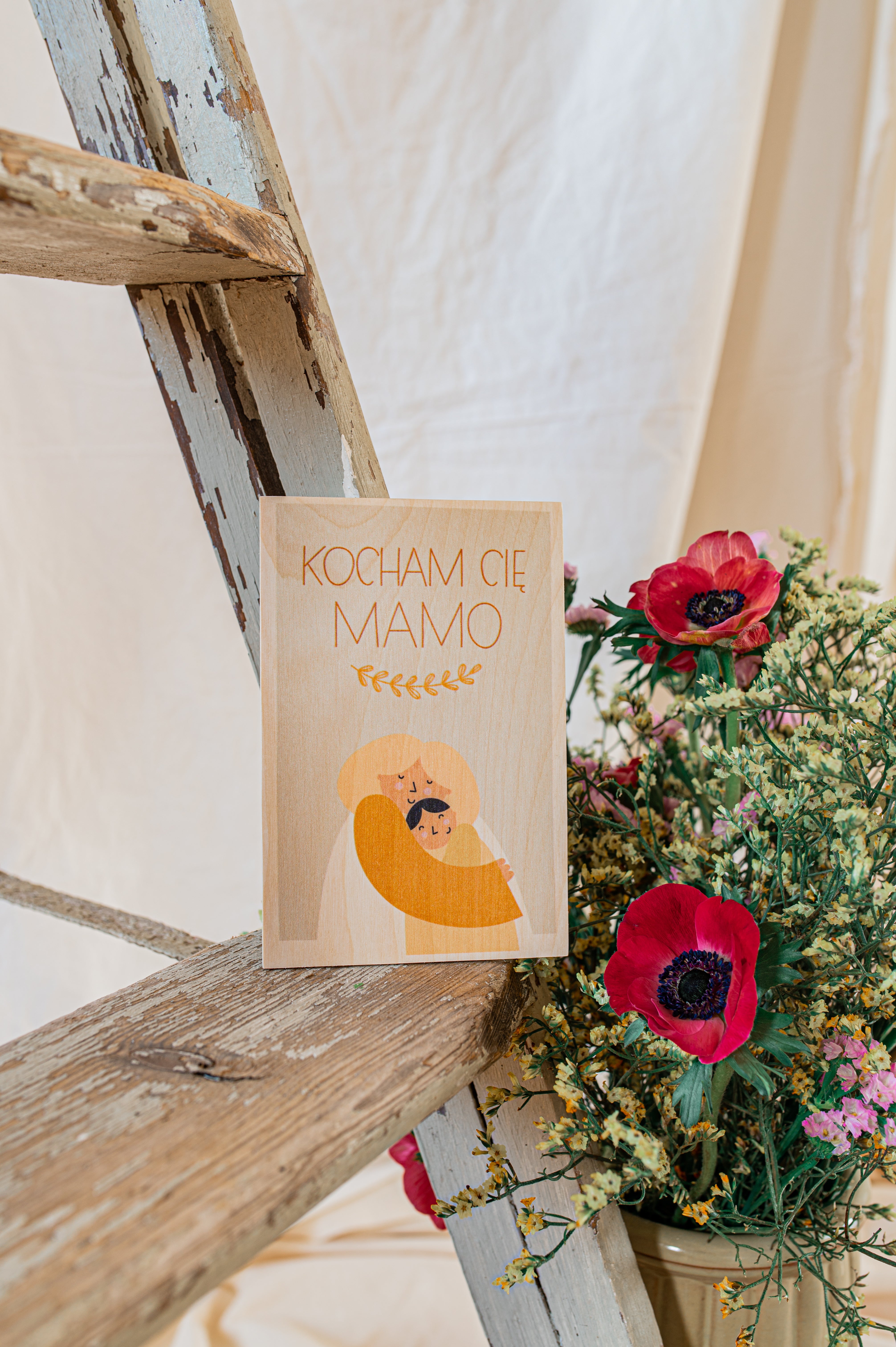 Pocztówki drewniane z ilustracjami