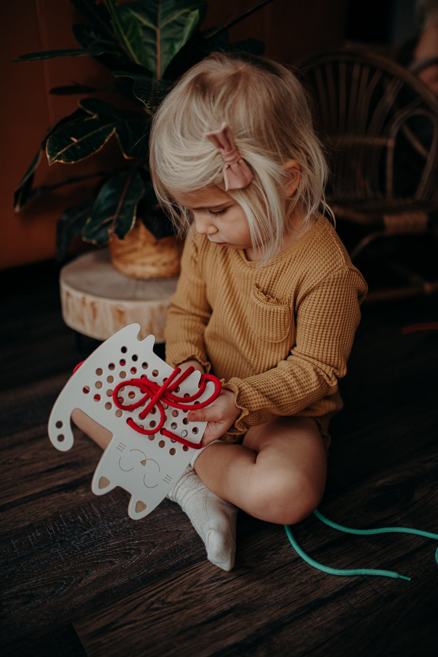 Rozwój motoryki małej, duże przeplatanki Montessori