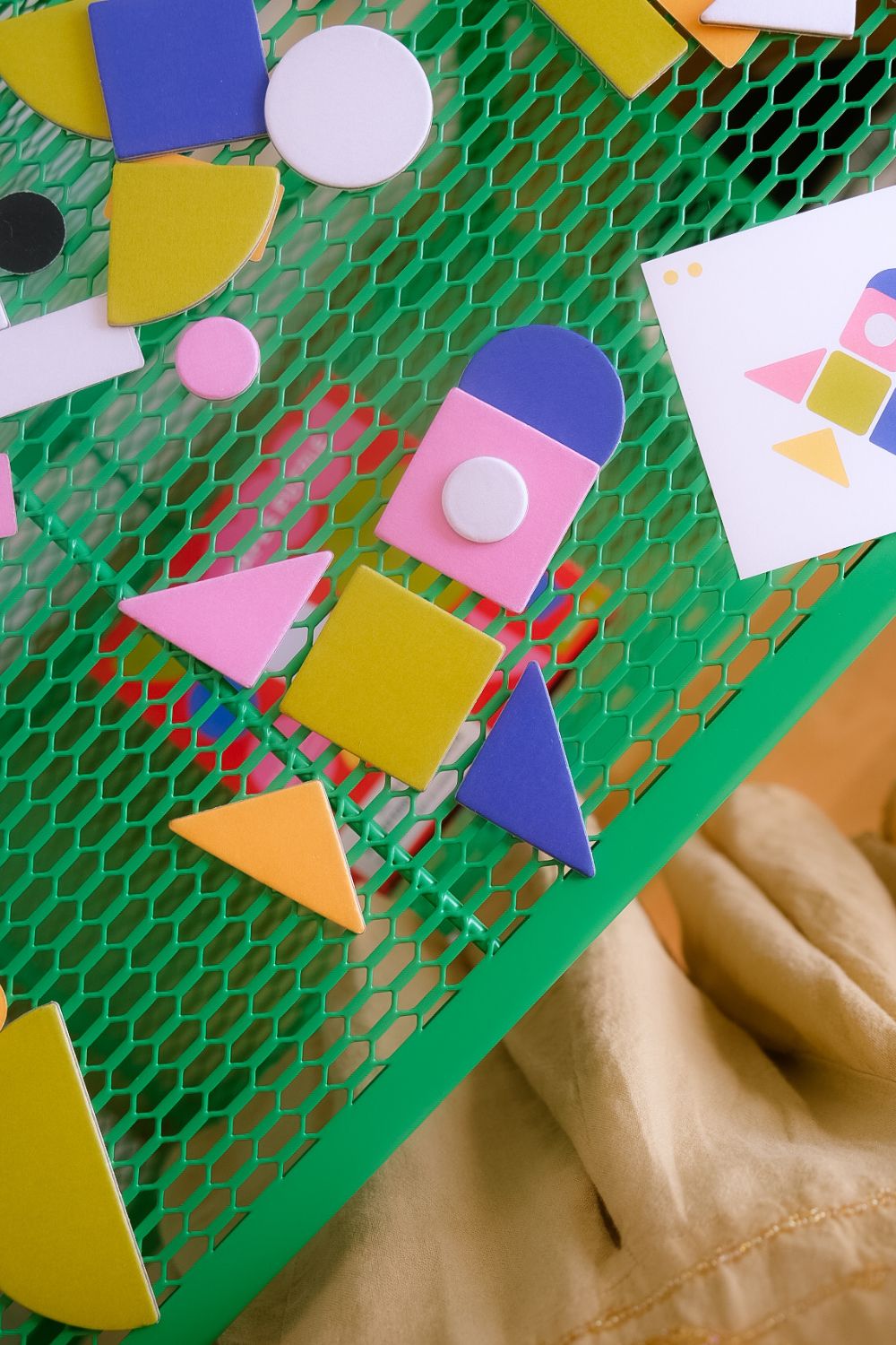 Nauka figur geometrycznych | Shapes Puzzle